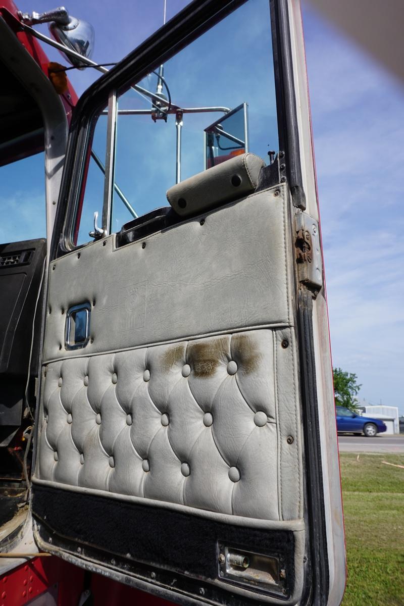 1985 Kenworth Model W900B Conventional Day Cab Truck Tractor, VIN# 1XK4DE9X9FS327248, Caterpillar 34