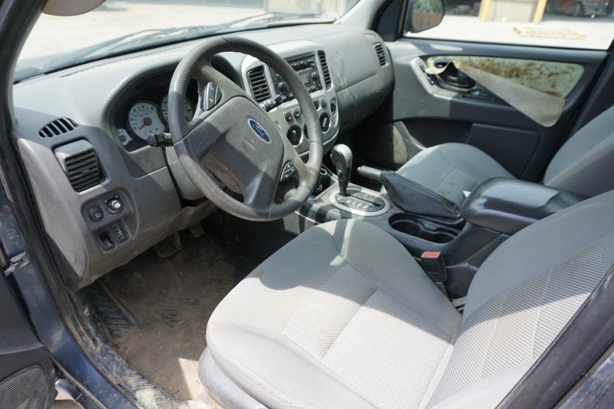 2005 Ford Escape XLT SUV, V-6 Gas Engine, Automatic Transmission, 159,553 Miles, Cloth Interior,