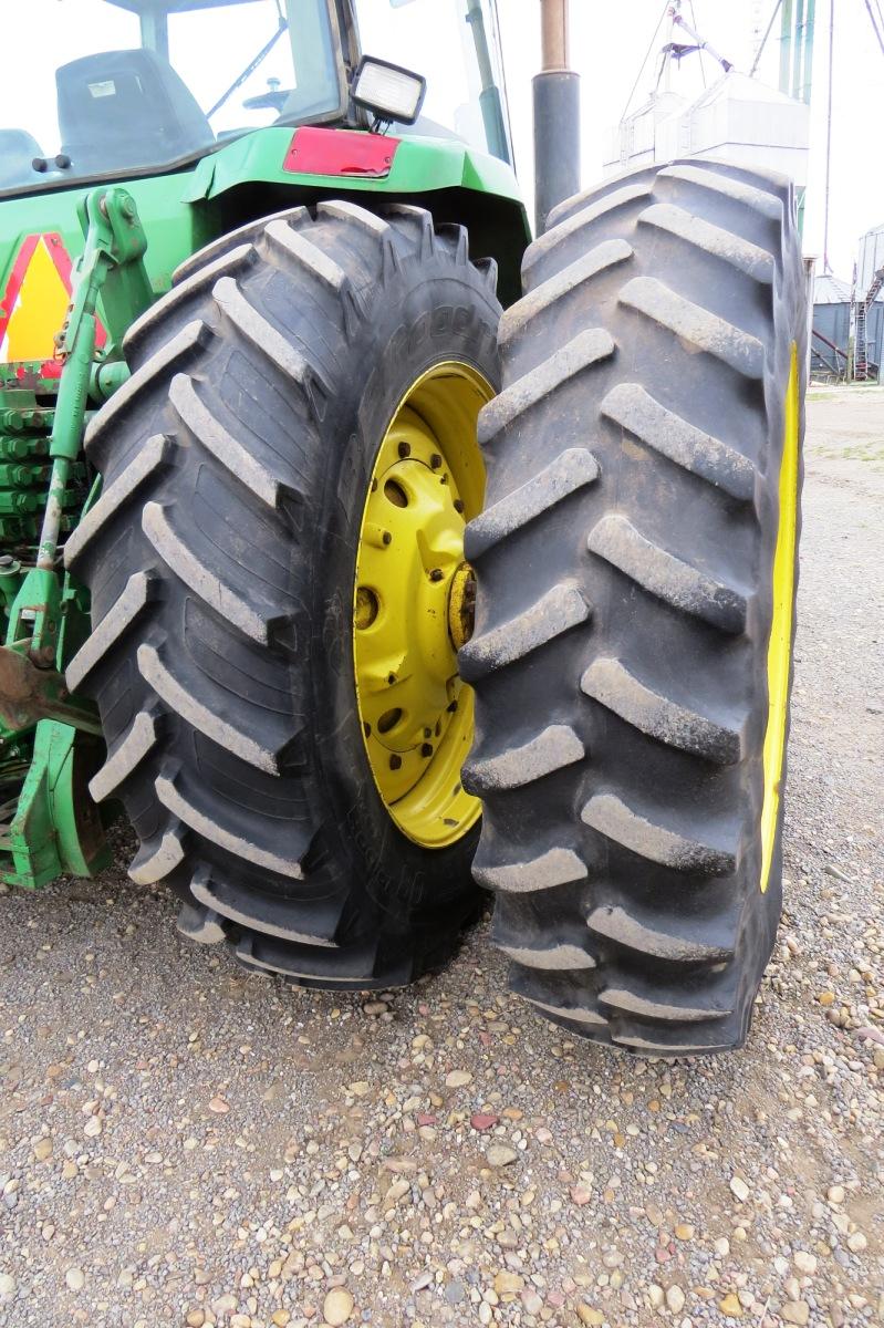 1995 John Deere Model 8400 MFWD Tractor