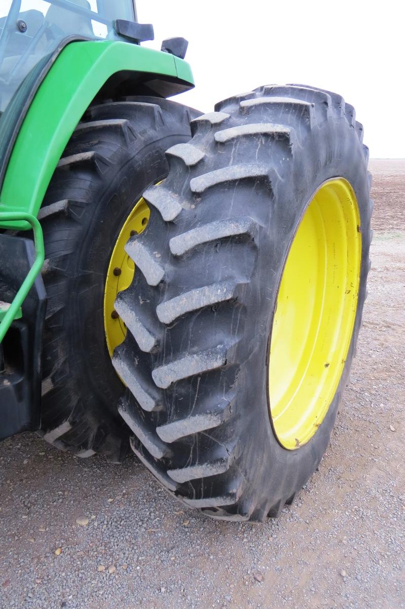 1995 John Deere Model 8400 MFWD Tractor