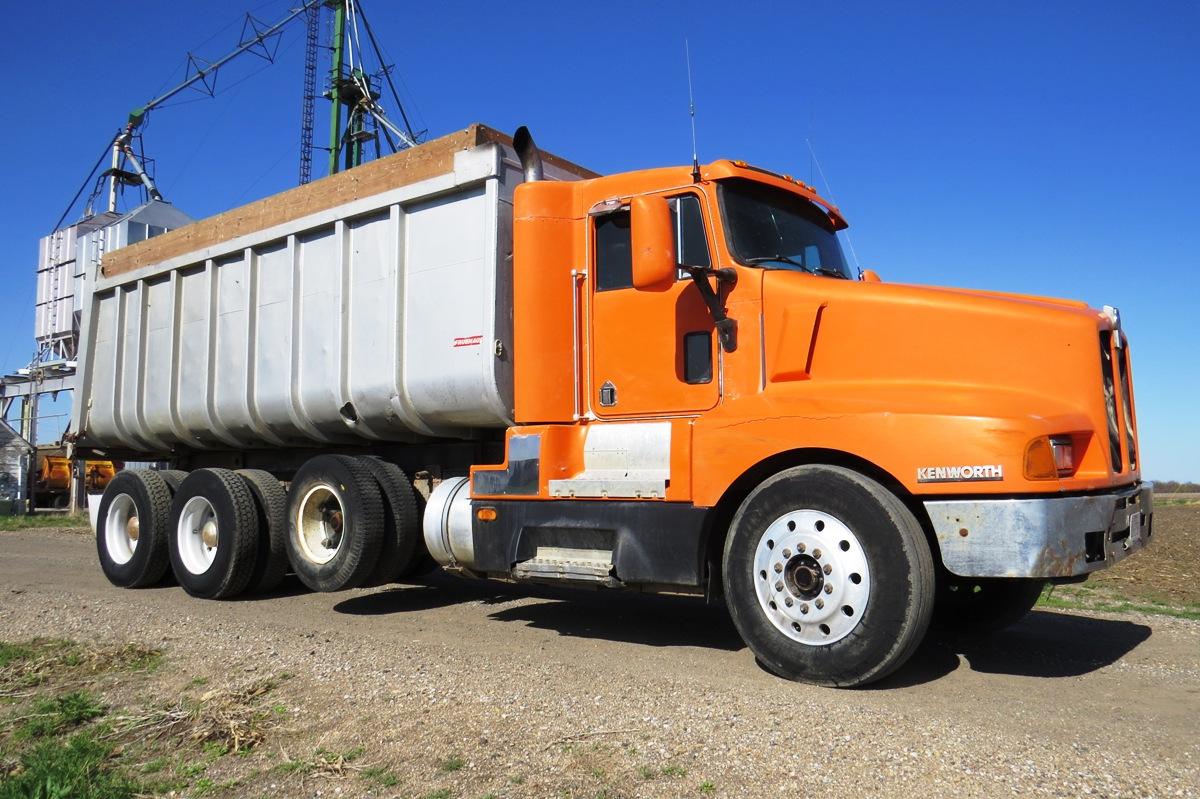 1992 Kenworth Model T-600 Conventional Triple Axle Dump Truck, VIN #1XKAD69X6NJ580808, Cummins N-14 