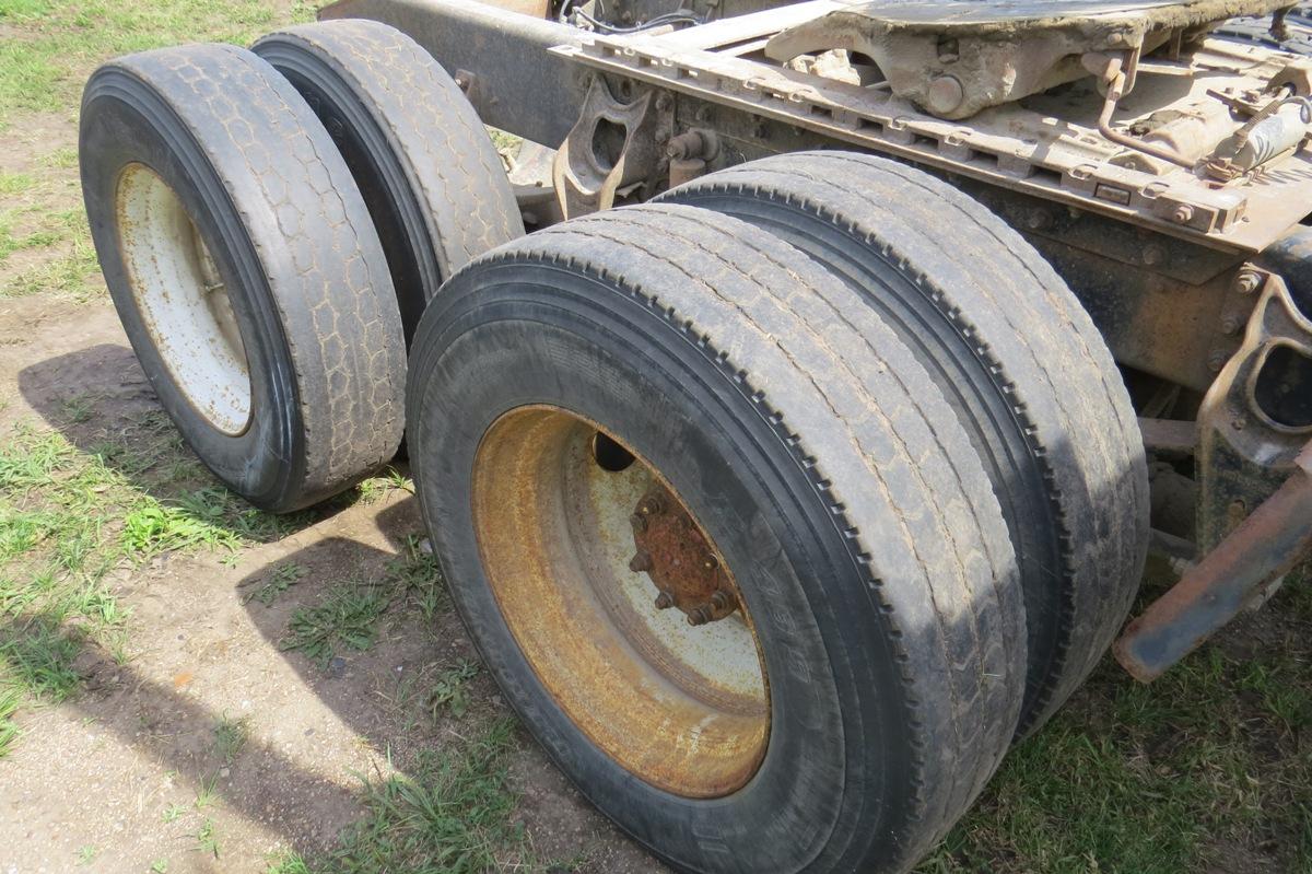 1996 IHC Model 9200 6×4 Tandem Axle Conventional Day Cab Truck Tractor, VIN# 2HSFMALR0TC051646, Detr