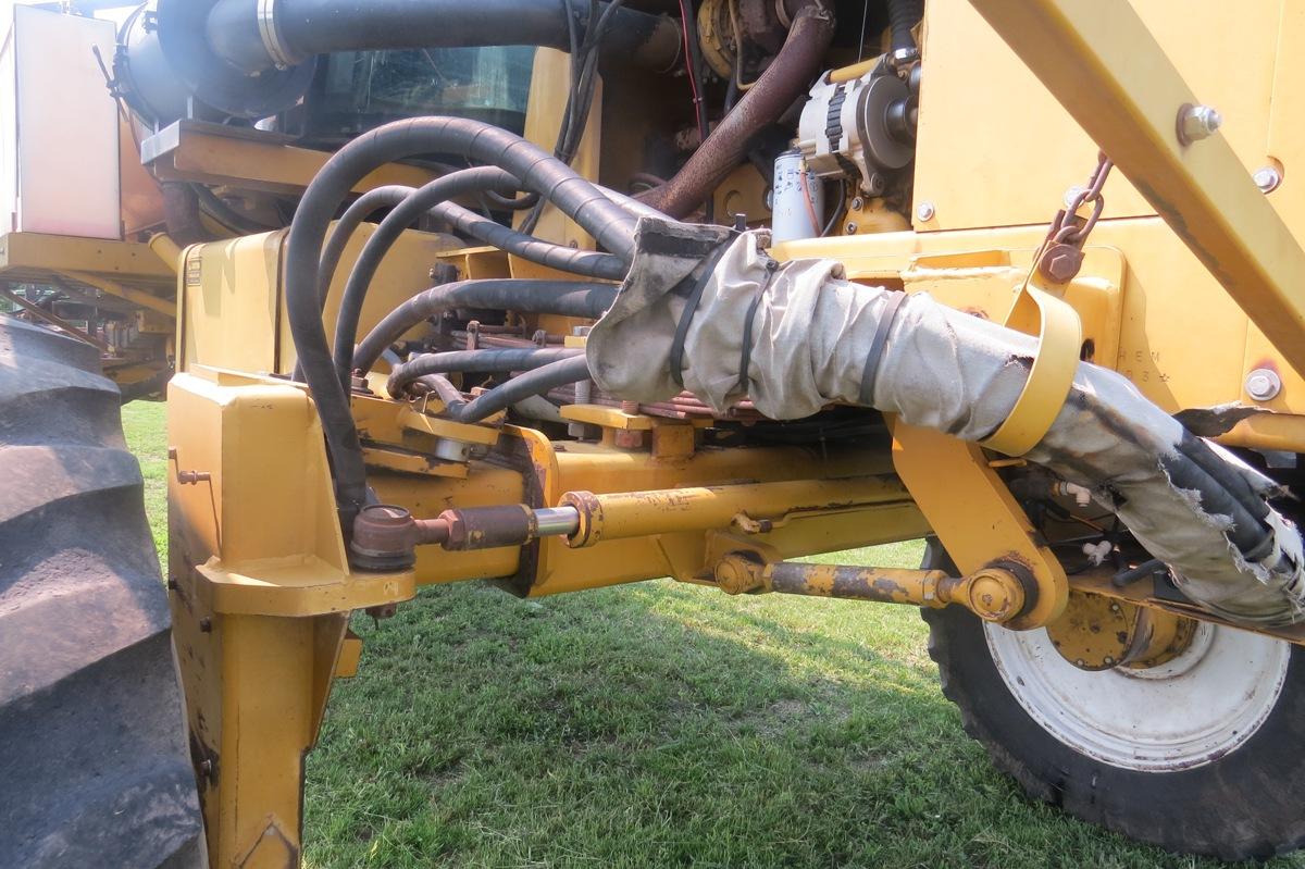 Ag-Chem Rogator 664 4-Wheel Post Sprayer Rig, Cummins 6-Cylinder Turbo Diesel Engine, Hydrostat Tran