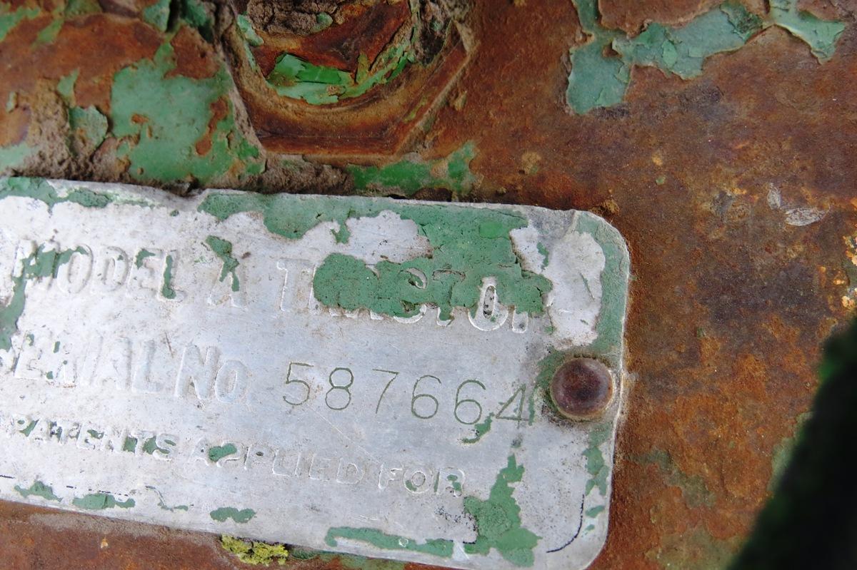 John Deere Model A Gas Tractor, N# 587664, Narrow Front.