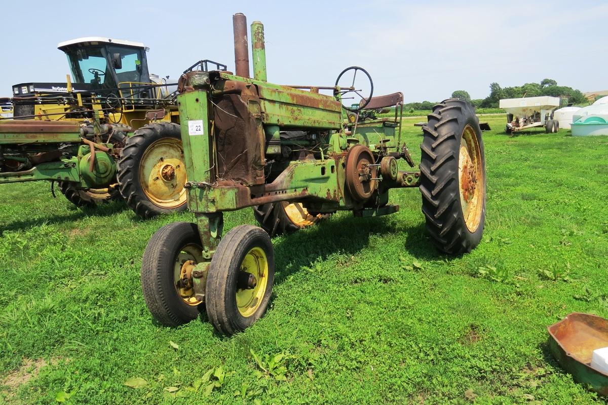 John Deere Model A Gas Tractor, N# 587664, Narrow Front.