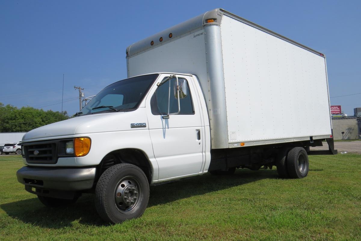 2006 Ford Model Econoline E450 Cutaway Van, VIN# 1FDXE45S26DA02735, Automatic Transmission, 187,635