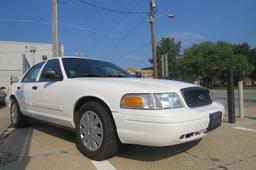 2010 Ford Crown Victoria 4-Door Sedan, VIN #2FABD7V6AX134266, 4.6 liter V-8 Gas Engine, Automatic Tr