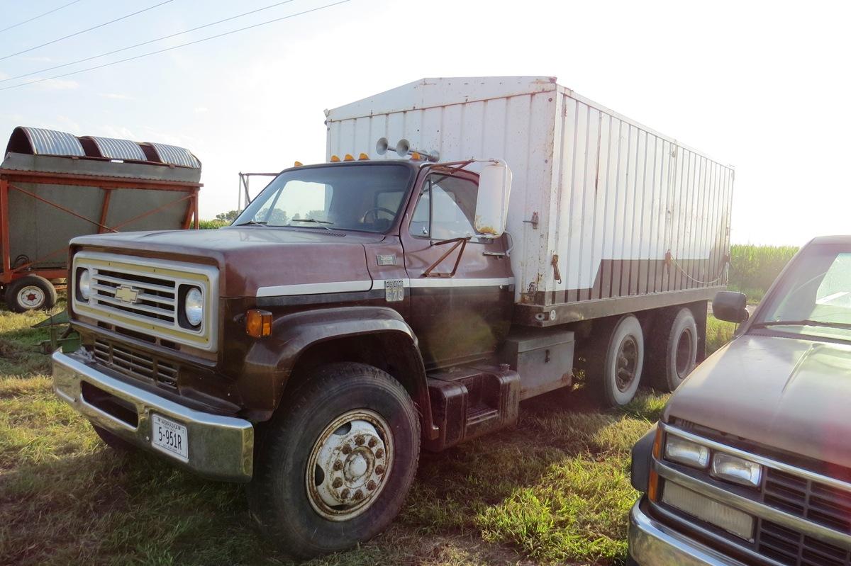 1979 Chevy C70 Tandem Axle Grain Truck, Vin C17DS9V114765, 427 V-8 Gas Engi