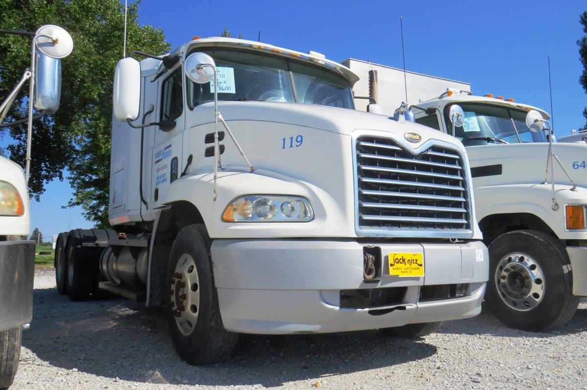 2001 Mack CX613 Tandem Axle Truck Tractor, VIN# 1M1AE06Y11W009680, Mack Maxitorque E7365-380 Turbo D