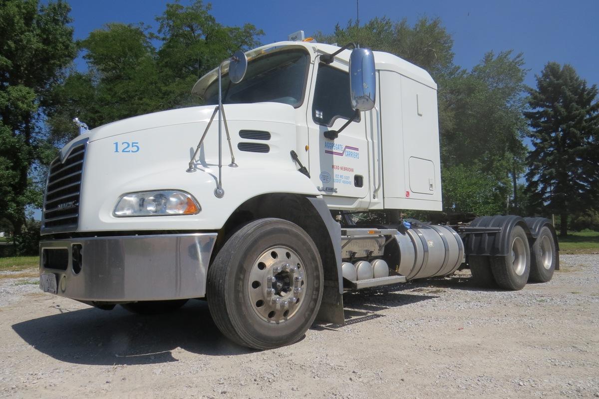 2013 Mack Model CXU613 Tandem Axle Truck Tractor, VIN# 1M1AW07YXDM034072, Mack MP8-445E Turbo Diesel