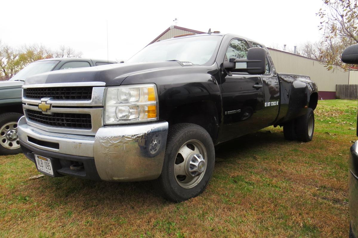 2008 Chevrolet Model C-3500 Heavy Duty Extended Cab 1-Ton Dually Pickup, VIN #1GCJC39K68E207721, 6.0