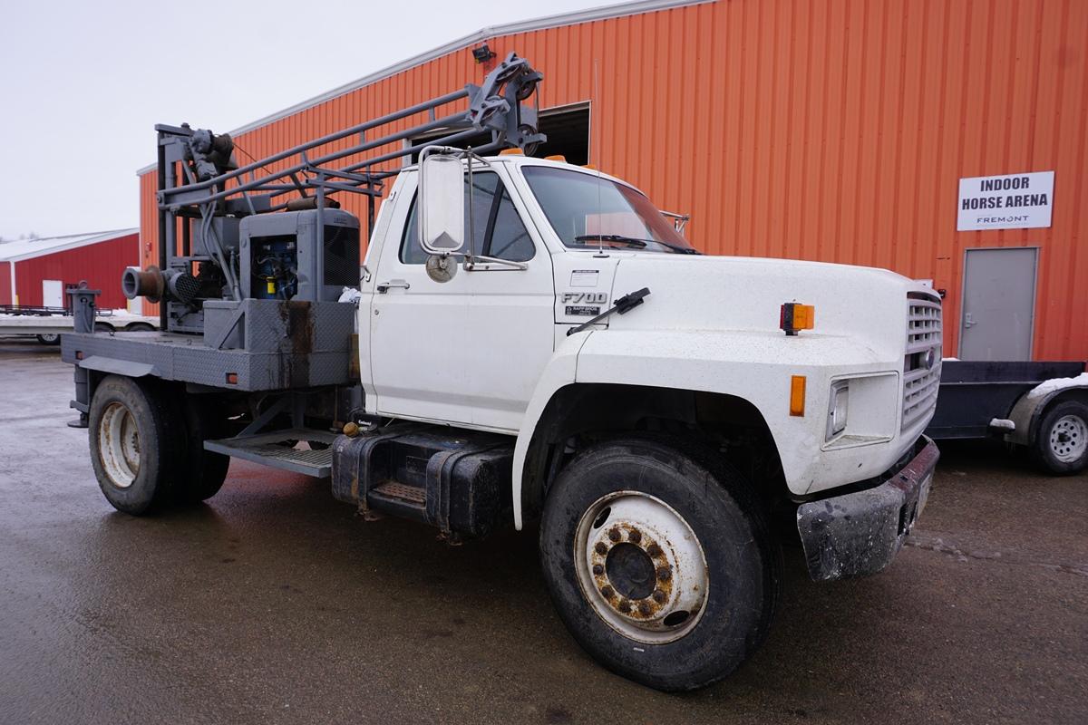 1991 Ford Model F-700 Single Axle Drill Rig Truck, VIN# 1FDNF70K0MVA02771, 429 4V Gas Engine, 5-