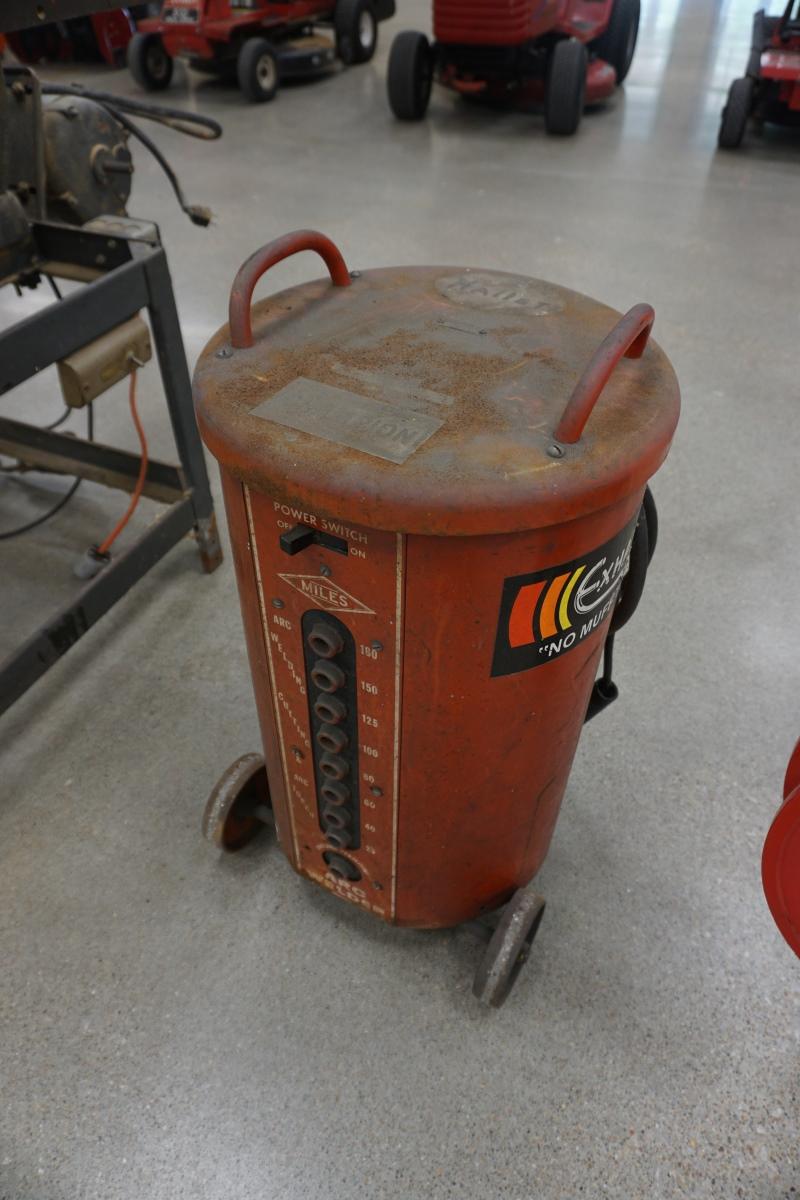 Miles 160 Amp Electric Arc Welder on Cart.