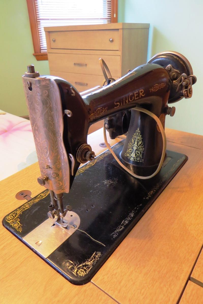 Antique Singer Sewing Machine with Blonde Wood Cabinet, SN# AD153921, Very