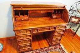 Riverside Oak Roll Top Desk, (7) Drawers-2 File Drawers, Excellent Conditio