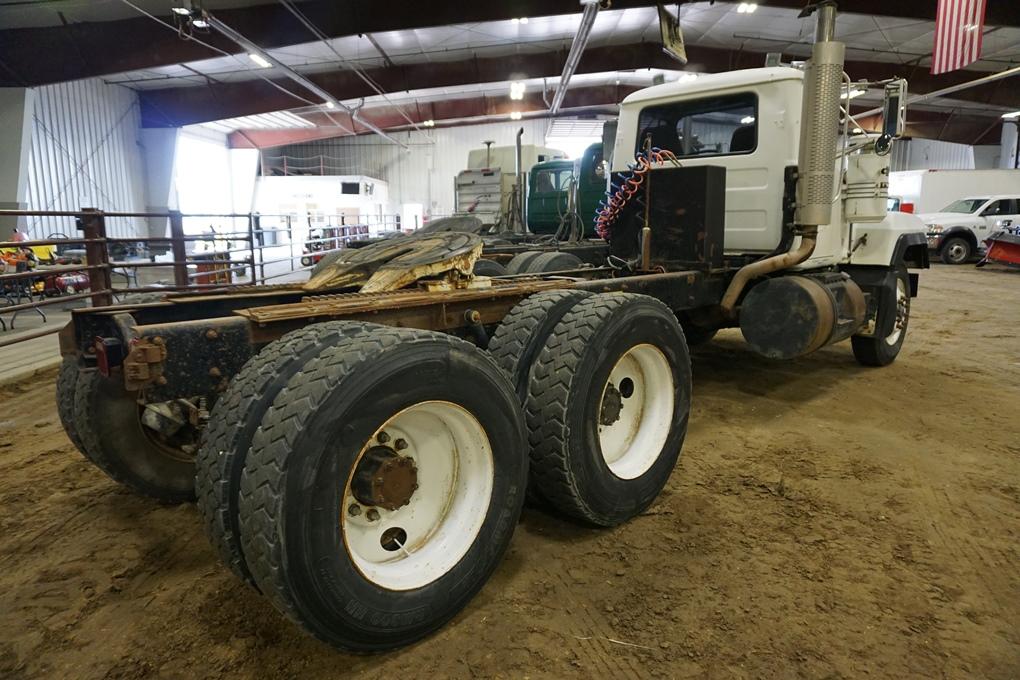 1998 Mack Model RD688S Tandem Axle Conventional Day Cab Truck Tractor, VIN#1M2P267Y6WM038983, Mack E