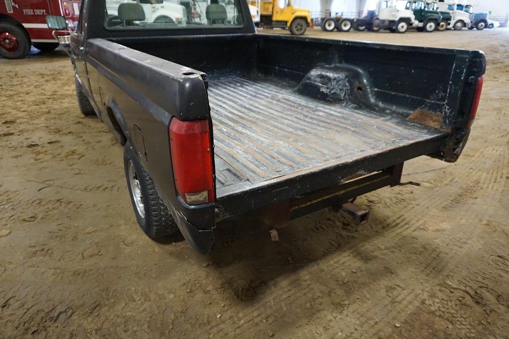 1993 Ford F-150 XL Pickup, VIN# 1FTEF`5N2PNB03545, 222,249 Miles, AM/FM, Auto Transmission, Cloth