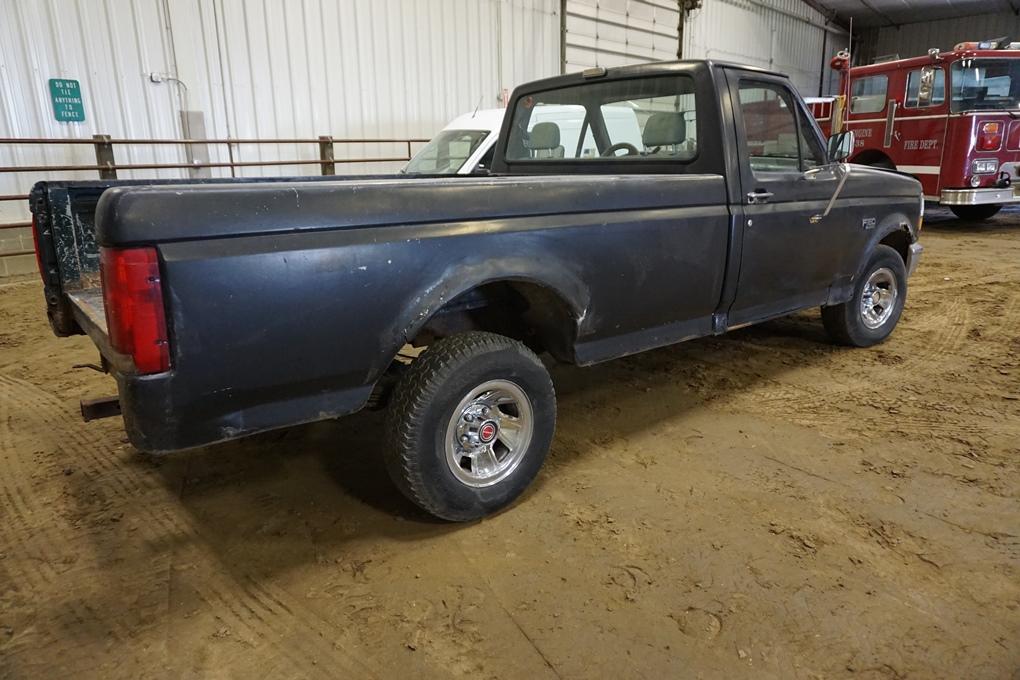 1993 Ford F-150 XL Pickup, VIN# 1FTEF`5N2PNB03545, 222,249 Miles, AM/FM, Auto Transmission, Cloth