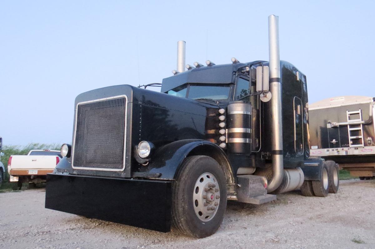 2007 Peterbilt Model 379 Extended Hood Conventional Tandem Axle Truck Tractor, VIN# 1XP-5DB9X-5-7D64