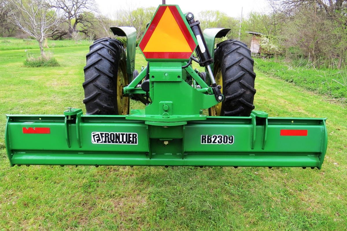 Frontier Model RB2309 HD 3-Point Blade, SN# XFRB23X100550, 9’ Width, Hydraulic Tilt (Like New).