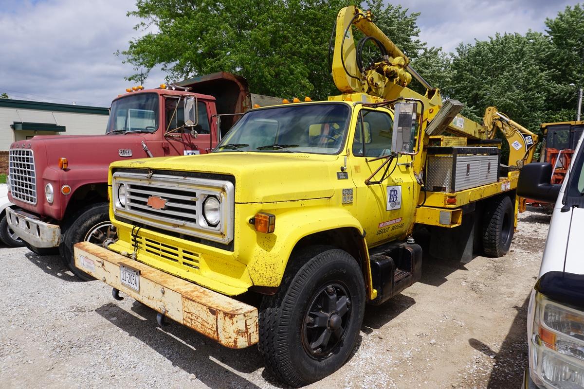 1976 Chevy C65 Single Axle Crane Truck, VIN#CCE676V124485, V-8 Gas Eng., 5 & 2 Trans., Hyd. Brakes, 