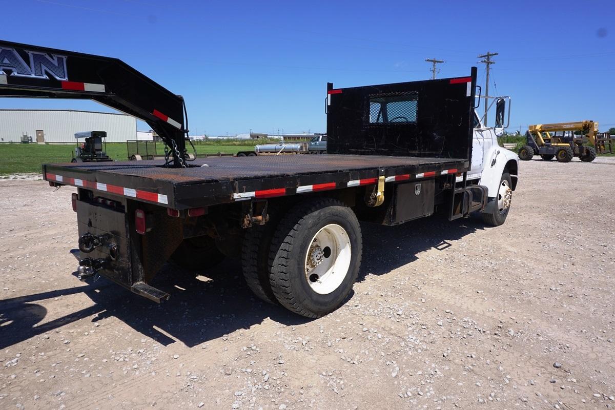 1999 Ford Model F-800 Single Axle Dually Flatbed Truck, VIN# 3FENF80C8XMA00582, 26,000lb. GVW, 183,0