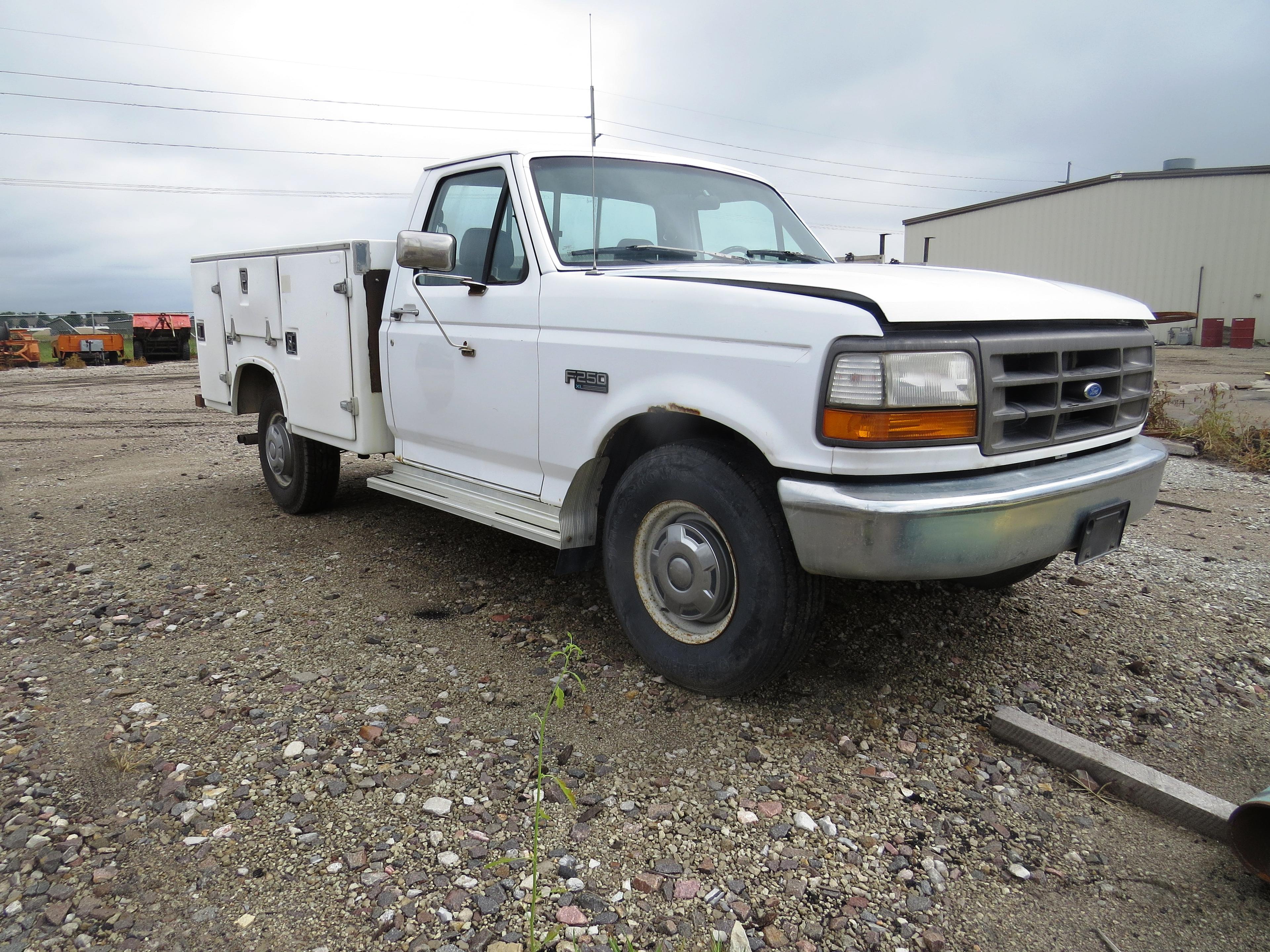 1994 Ford F 250 XL Service Pickup, VIN# 1FTHF25H1BLA58805, 5.8 Liter Gas Engine, Automatic Transmiss