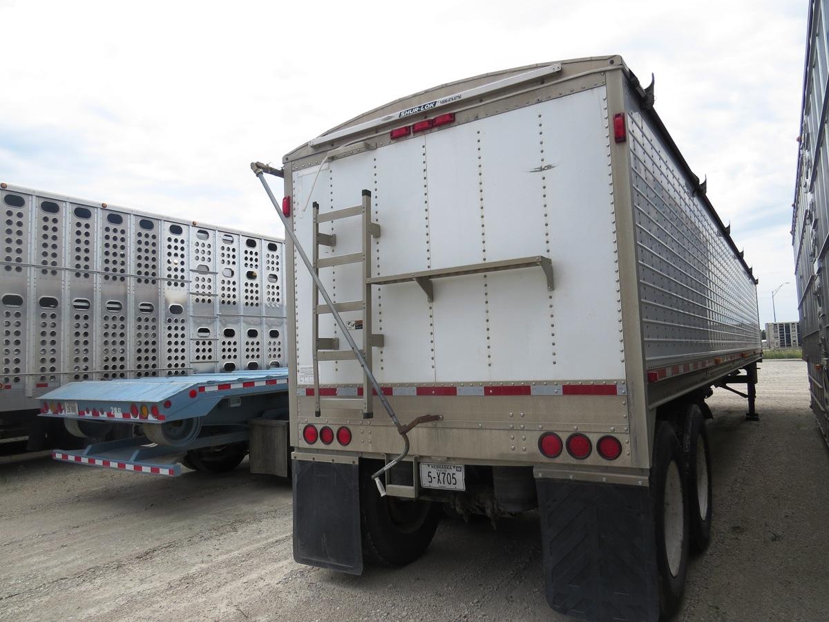 2004 Wilson Model DWH-500 Tandem Axle Ag Hopper Grain Trailer, VIN 1W1MBFIA74A238357,  43'x102", Air