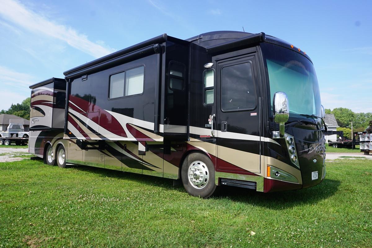 2012 Ellipse Model Itasca Model 42QD Coach, Cummins 450HP Diesel Engine, Allission 6-Speed Transmi