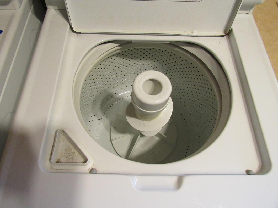 Maytag "Performa" Oversize Capacity Quiet Series Clothes Washer (Works Grea