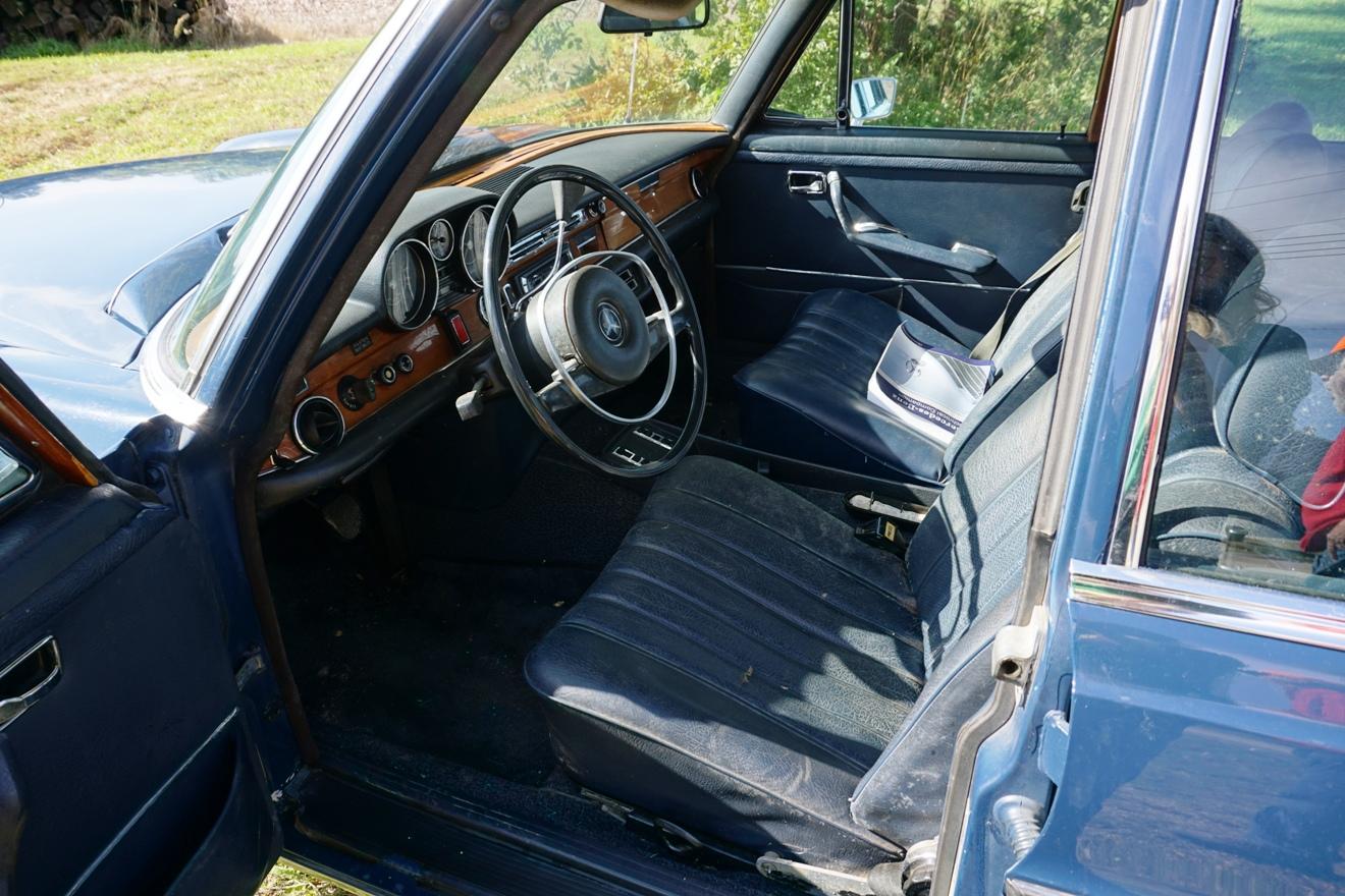 1972 Mercedes Benz Model 280SE 4-Door Sedan, Fuel Injected V-8 Gas Engine, Automatic Transmission, A