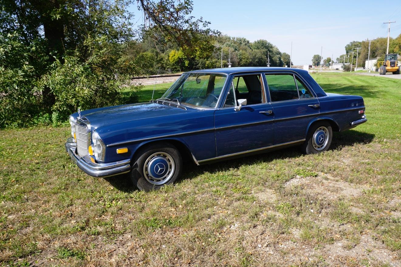 1972 Mercedes Benz Model 280SE 4-Door Sedan, Fuel Injected V-8 Gas Engine, Automatic Transmission, A