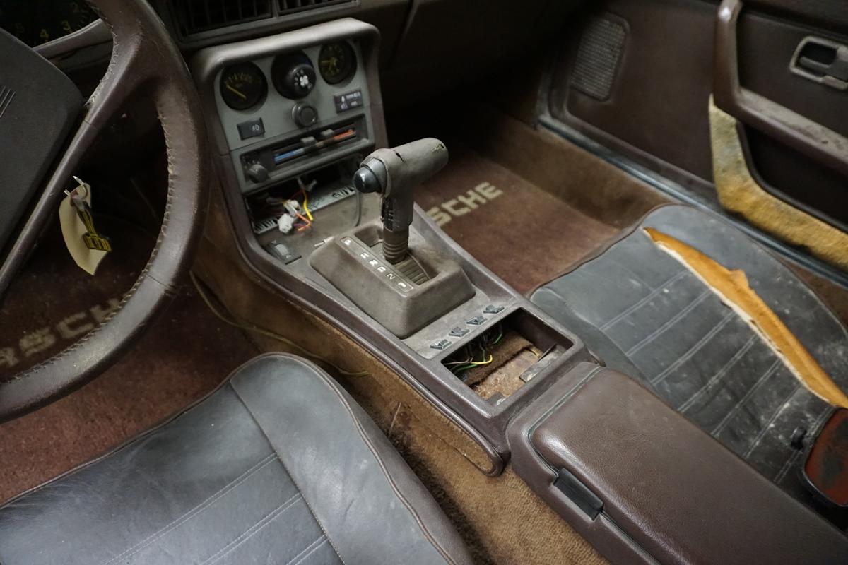 1983 Porsche 944 2-Door Coupe, Engine Needs Repair.