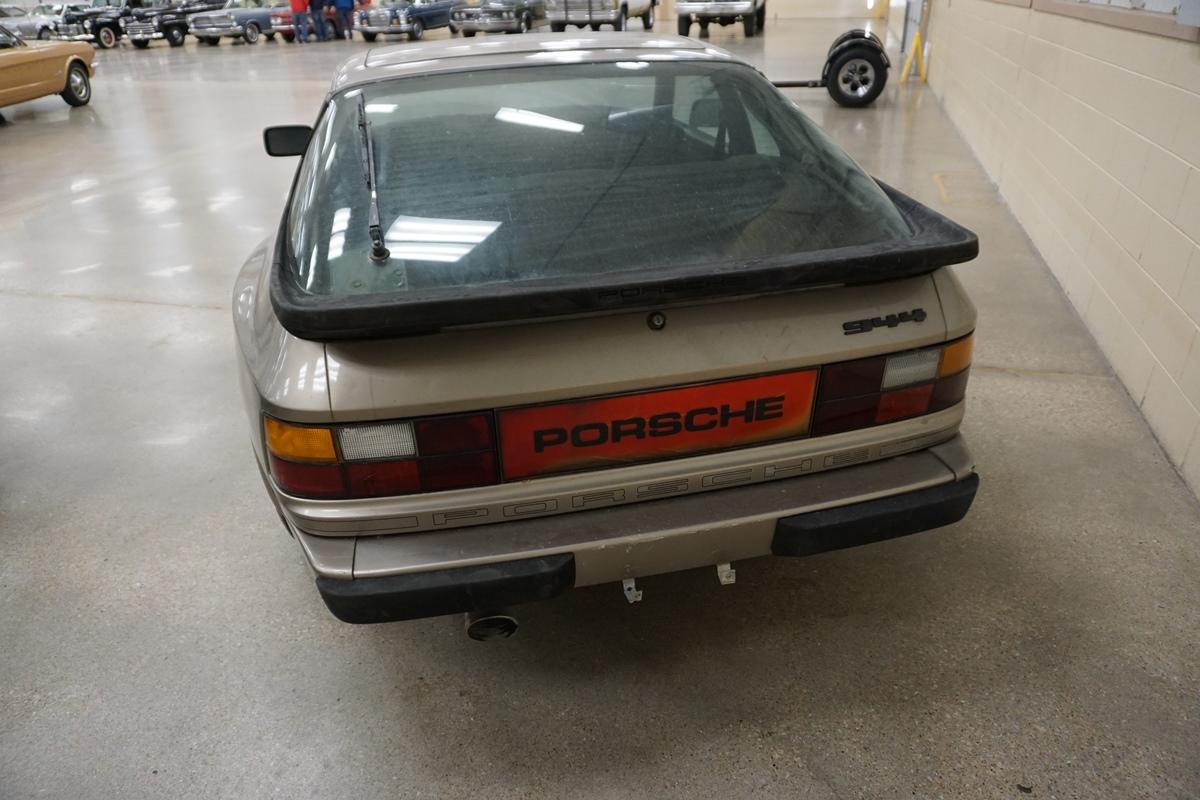 1983 Porsche 944 2-Door Coupe, Engine Needs Repair.