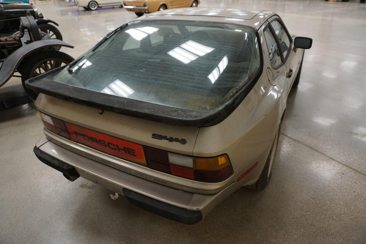 1983 Porsche 944 2-Door Coupe, Engine Needs Repair.