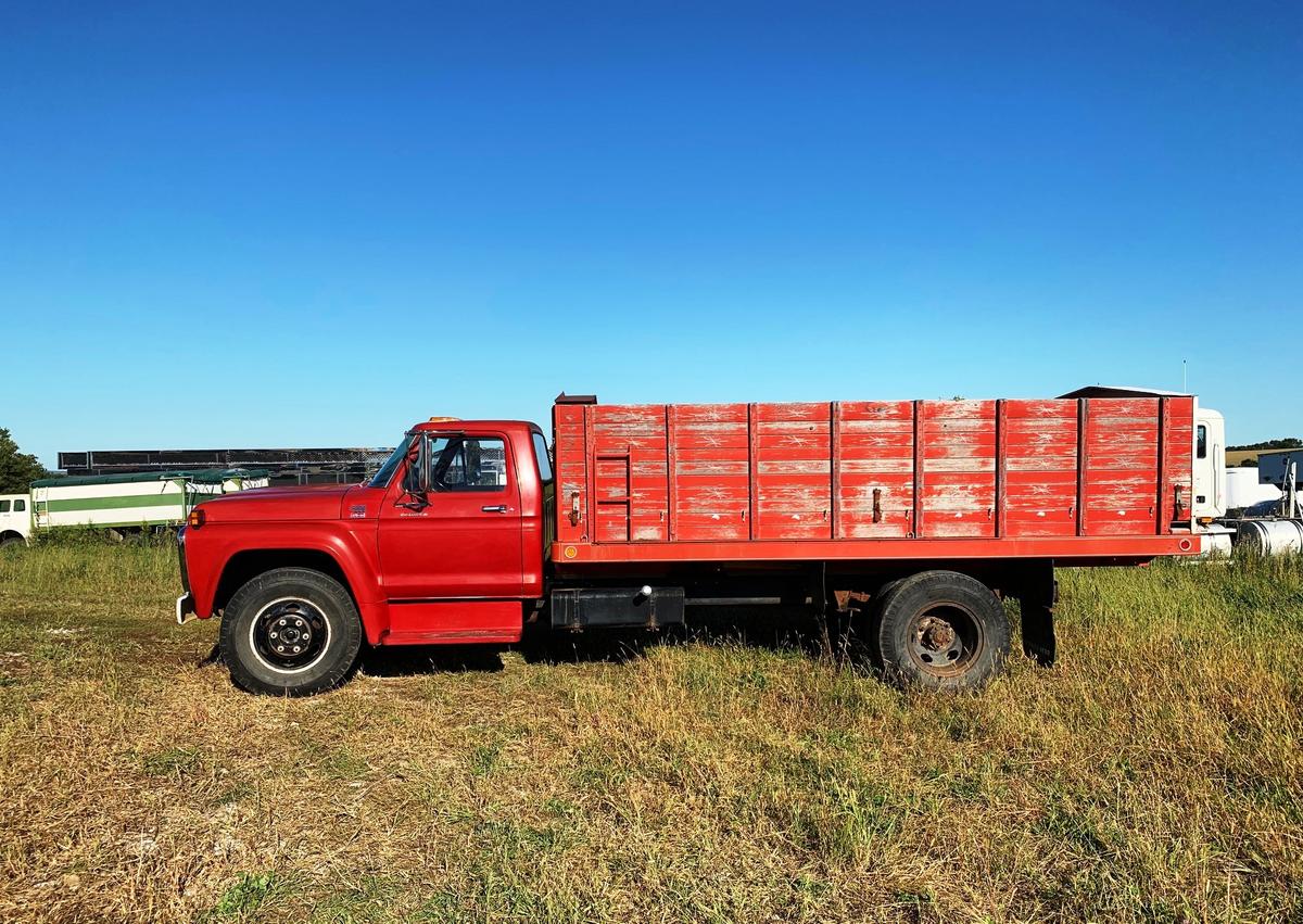 1979 Ford Model F-600 Single Axle Grain Truck, VIN #F60MVDC2719, 370-4V V-8 Gas Engine, 4 & 2 Transm