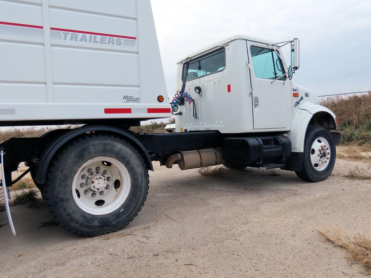 2000 IHC Model 9400 4 x 2 Conventional Cab Single Axle Truck Tractor, VIN #1HSSDAAN8YH243539, DT 466