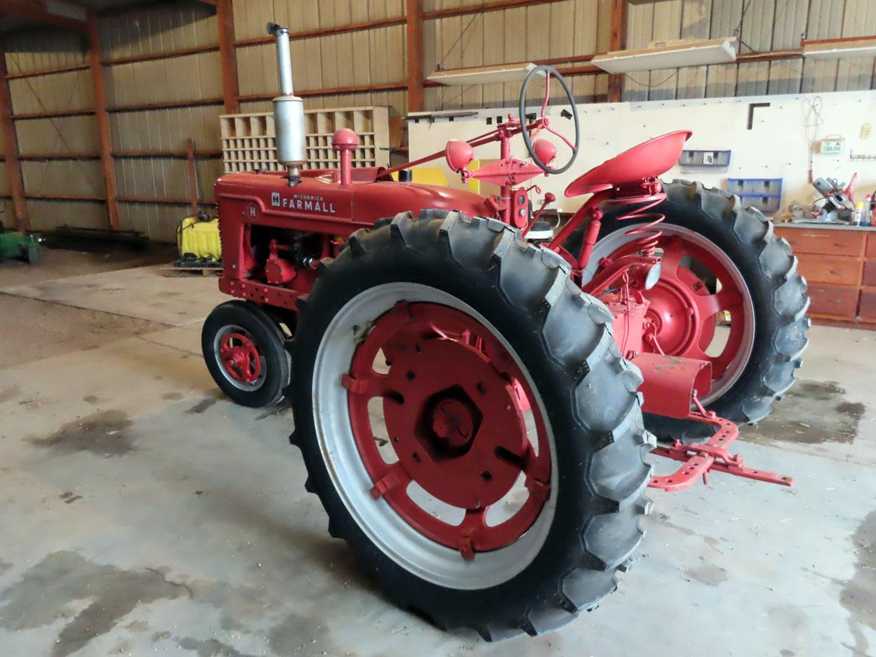 IHC Model H Gas Tractor, SN #FBH-133840, Narrow Front, New 11.2 – 38 Rear Tires, New Front Tires, PT