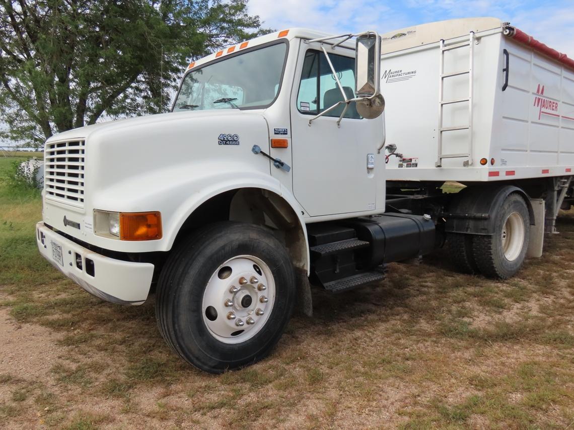 2000 IHC Model 9400 4 x 2 Conventional Cab Single Axle Truck Tractor, VIN #1HSSDAAN8YH243539, DT 466