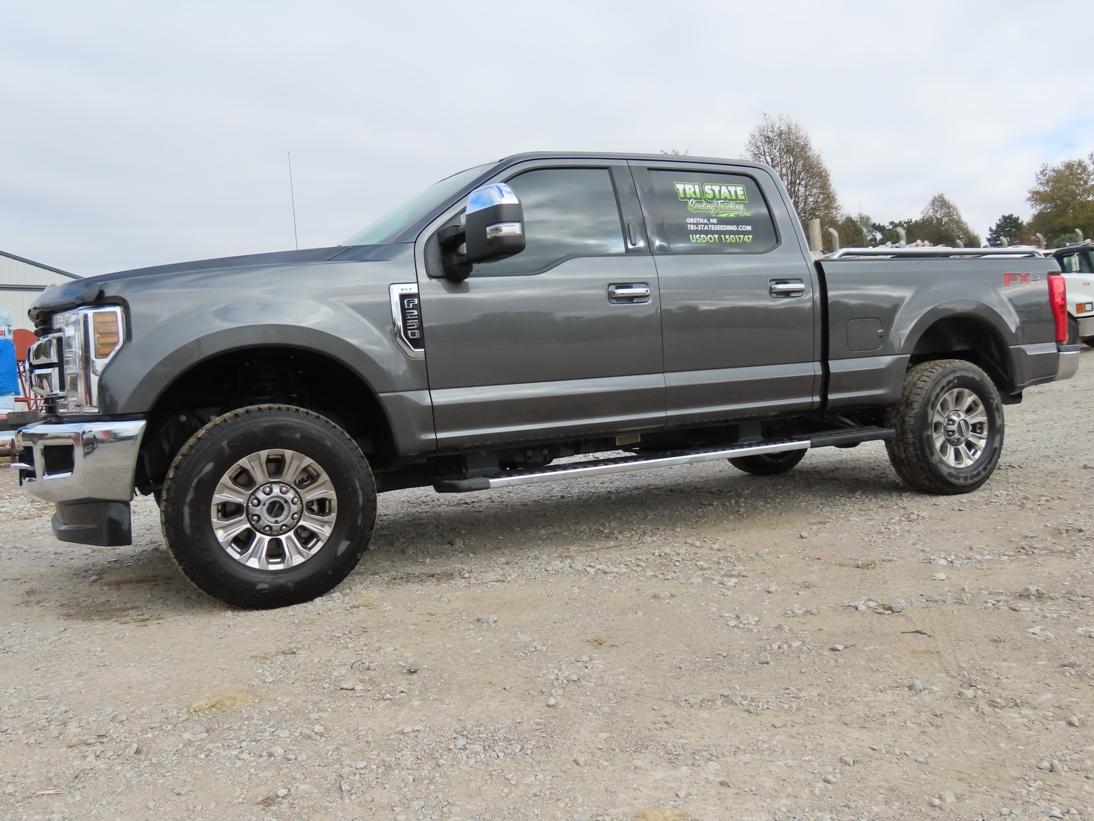 2019 Ford Model F-250 XLT Crew Cab Pickup, VIN #1FT7W2B66KED64827, 6.2 Liter V-8 Gas Engine, Automat