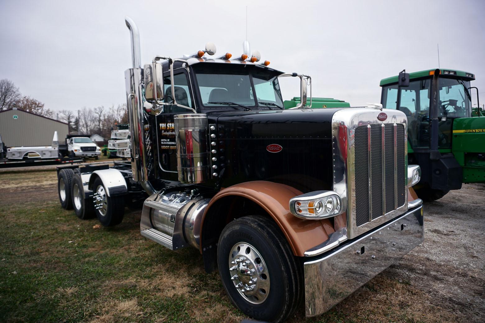 2019 Peterbilt Model 389 Conventional Triple Axle Day Cab Truck Glider Kit, VIN #1NPXGGGG50D672868,