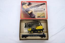 Lionel Big "027' Size Rolling Stock, C & O Flat Car with Construction Crane