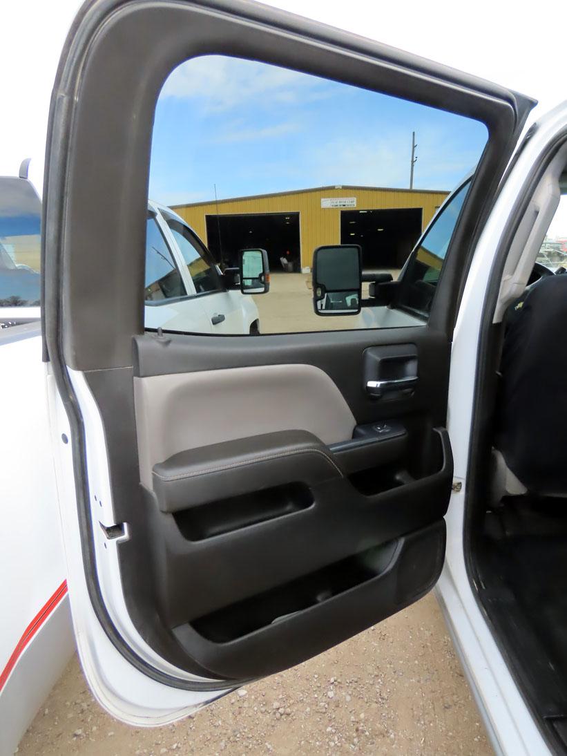 2015 Chevrolet Model K3500 Heavy Duty Silverado Crew Cab 4x4 Diesel Pickup,