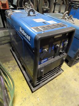 Miller Bobcat Model 250 Portable Welder/Generator, AC/DC Welder & 11,000 Wa