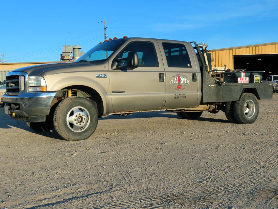 2002 Ford Model F-350 Super Duty Dually Crew Cab Diesel 4x4 Pickup