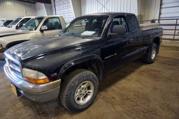 2000 Dodge Dakota SLT Extended Cab 4×4 Pickup, VIN# 1B7GG22N3YS631565, V-8 Gas Engine, Automatic Tra