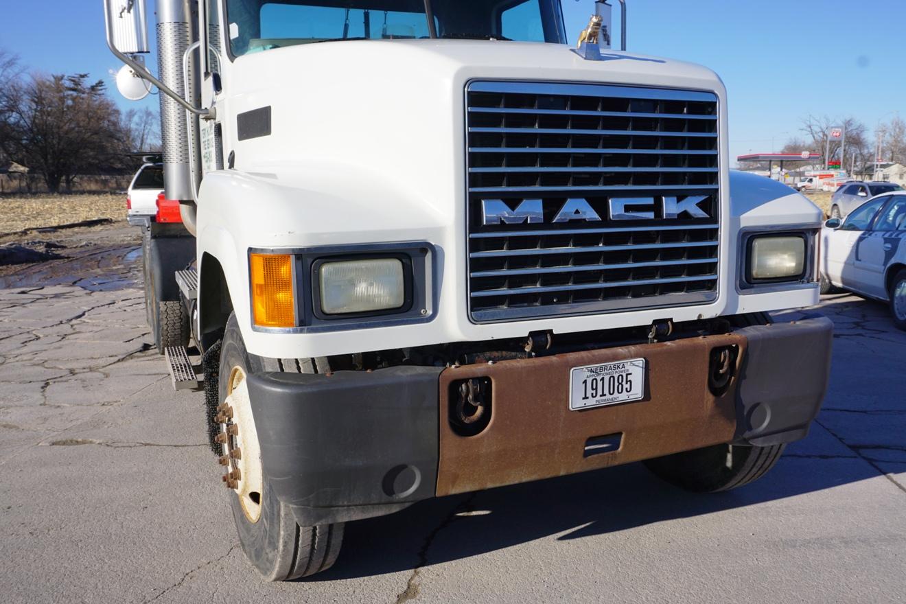 2006 Mack Model CHN613 Tandem Axle Day Cab Conventional Truck Tractor, VIN# 1M1AJ06Y57N008509, Mack 