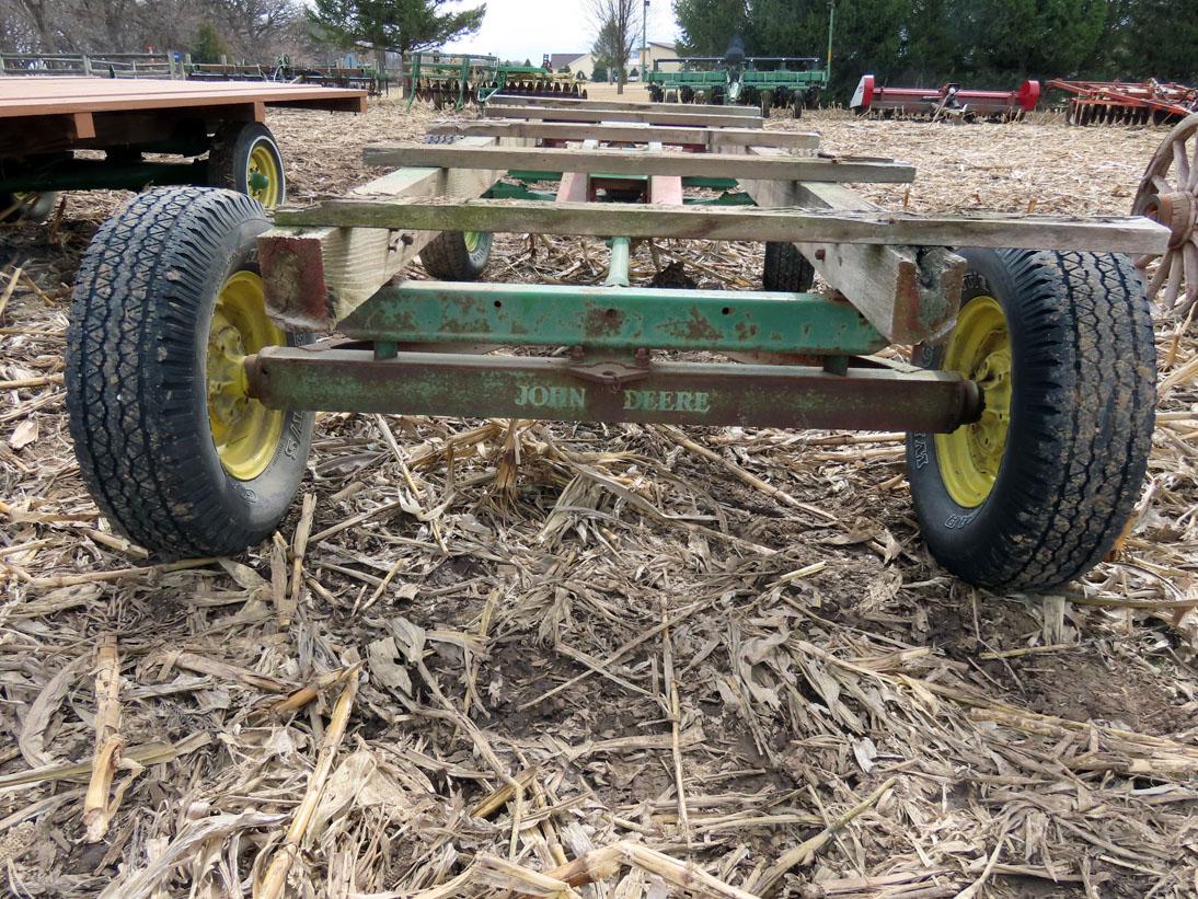 John Deere 953 4-Wheel Wagon Gear with Hoist.