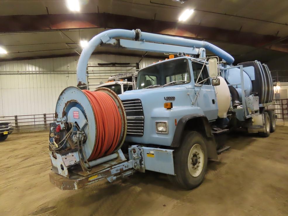 1992 Ford L800 Vetter Pumper Truck, VIN# 1FD2W82A9NVA13457, Ford 6-Cylinder Turbo Diesel Truck,