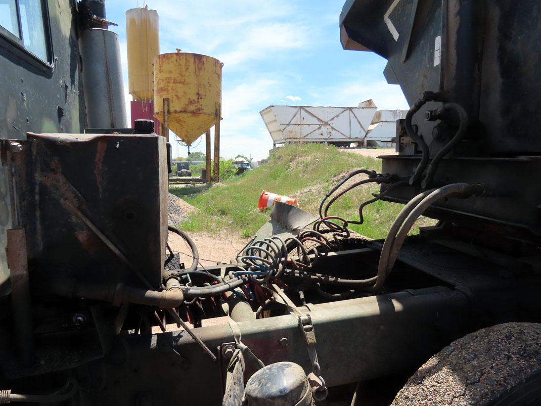 1983 AM General M-915-A1 Tandem Axle Conventional Day Cab Truck Tractor, VIN# 1UTSH6680D5000986, AM